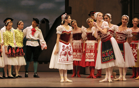 Royal Ballet Coppelia (photo)