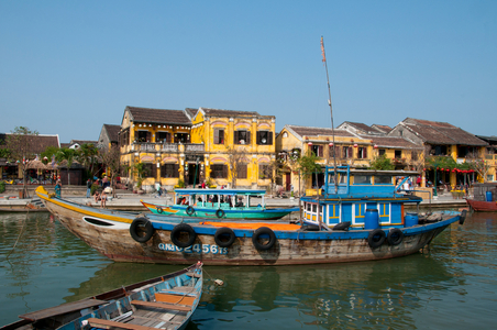 Vietnam: The historic merchant town of Hoi An across the Thu Bon River (photo)
