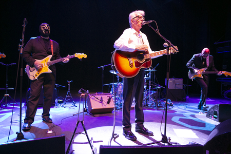 Nick Lowe & Los Straitjackets, Shepherd's Bush Empire, London, UK, 2019 (photo)