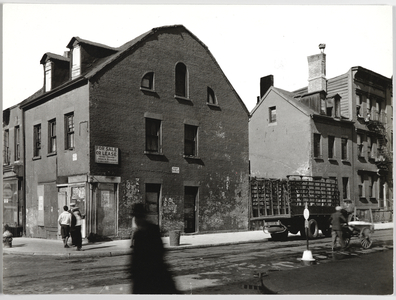 Mulbery and Prince Streets, Manhattan, 1935 (gelatin silver photo)