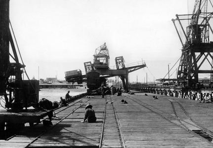 Harbor of Swakopmund, 1914 (b/w photo)