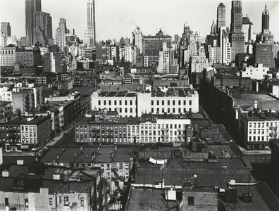 Midtown, New York, 1943 (silver gelatin print)