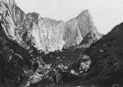 Hua shan, Shensi, The cylinder of the Mount of the 5 Peaks, Middle and Western Peak (b/w photo)