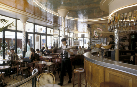 Cafe Au Bon Pecheur, Paris, 1995 (photo)