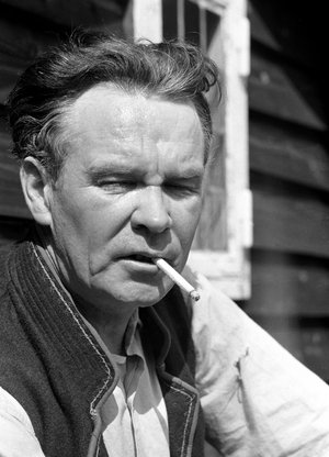 Norheimsund, Hardanger 196005. The composer Geirr Tveitt, portrait with cigarette …, 1960 (photo)