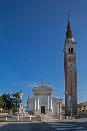 Parish church, Zero Branco, Veneto, Italy (photo)