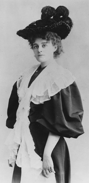 Portrait of Maud Gonne (photo)