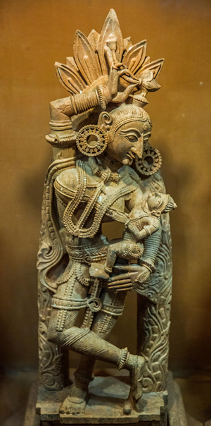 Mother with child, 15th century stone sculpture (stone)