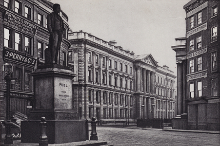 London: The Post Office (b/w photo)