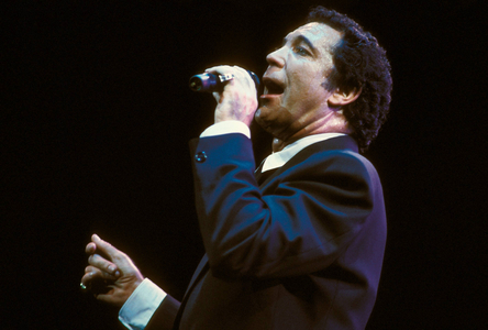 Singer Tom Jones (GBR) at a concert in Berlin,..., 1989 (photo)