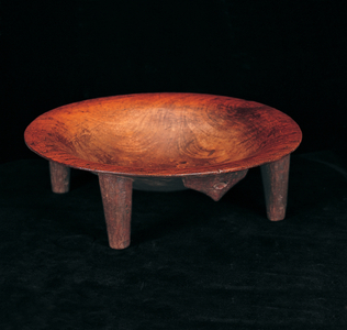 Kumete, kava bowl, Tonga, 18th or early 19th century (wood)