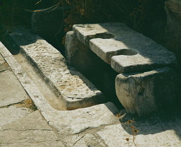 Double seated marble lavatory with sewage channel (marble)