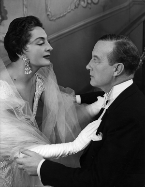 Coral Browne and Roland Culver in 'Simon and Laura' at the Strand Theatre, London, 1954