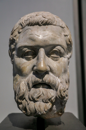 Ideal portrait of the "Striding Poet".1st century  (marble sculpture)