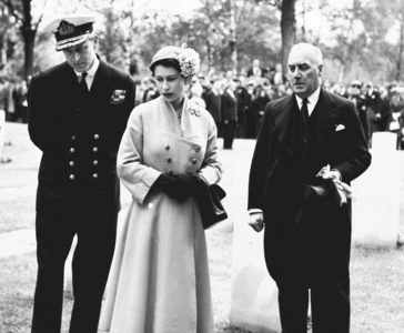 Oslo 195506. Queen Elizabeth on a state visit to Norway. Queen Elizabeth and Prince …, 1955 (photo)