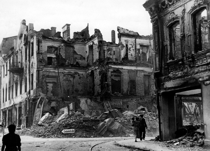 Damage caused by German air raids in Minsk, 1941 (b/w photo)