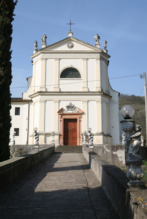 Parish church, Fontamafredda, Veneto Italy (photo)