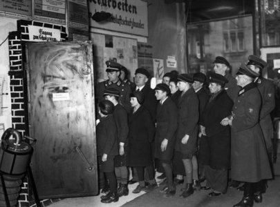 Blackout exercise in Pankow, 1935 (b/w photo)