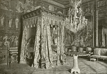 Fontainebleau, Chambre du Pape (b/w photo)