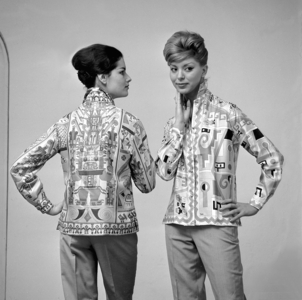 Models wearing Pucci, 1960 (b/w photo)