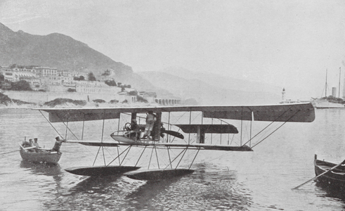 The Hydroplane Sauchez-Beta (b/w photo)