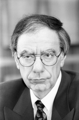 Roland Issen (Germany Chairman of the German Workers Union) during a press conference..., 1995 (photo)