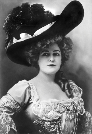 Actress Lillian Russell (b/w photo)