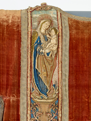 Regalia of St. Stephen: dalmatic or tunicle (silk & velvet) (see also 1630416-22)