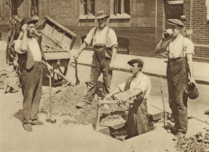 Road menders enduring a heatwave (b/w photo)