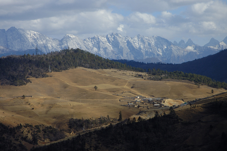 Landscape of Yunnan countryside. Yunnan, China. January 17, 2007.  (photo)