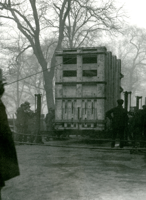 Transporting female Asian Elephant 'Lukhi', in a wooden crate, London Zoo, 1923 (b/w photo)