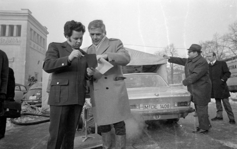 ADAC CO emissions test with Blacky Fuchsberger, 1971 (b/w photo)