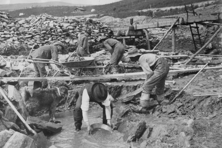 Gold diggers in Alaska, 1930 (b/w photo)