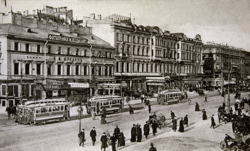 Nevsky Prospect, in Petrograd, ca 1915 (b/w photo)