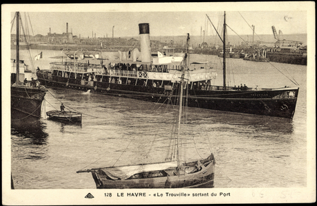 Le Havre, Dampfschiff Le Trouville leaving the Port