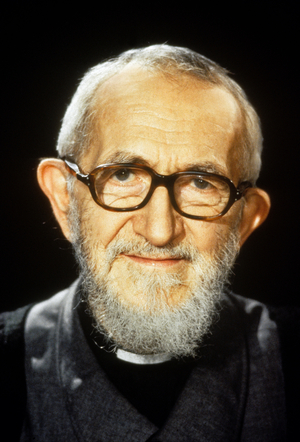 Henri Groues, aka l¿abbe Pierre (1912-2007), French Catholic priest, founded in 1949 the Emmaus movement.