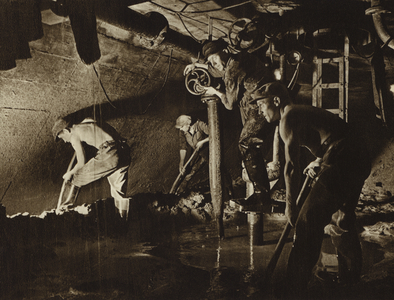 German industry, 1930s: Working in a Caisson (b/w photo)
