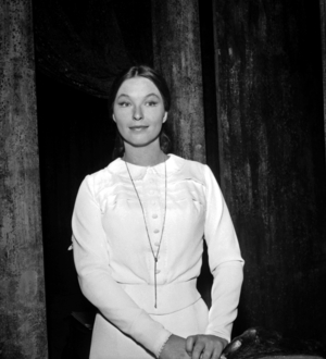Marina Vlady during the reharsal of the paly "Les trois soeurs", 13 October 1966  (photo)