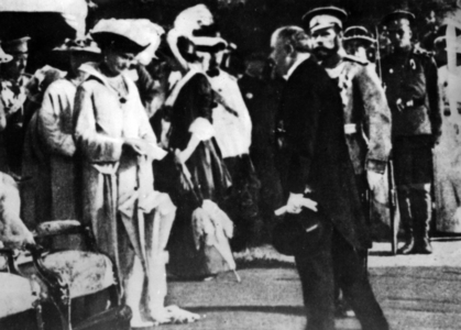 Raimond Poincare and the tsarina Alexandra Feodorovna, 1914 (b/w photo)