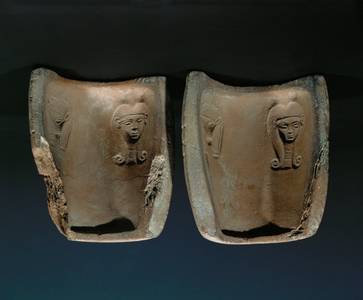 Vase mould with four Hathor-symbols (terracotta)