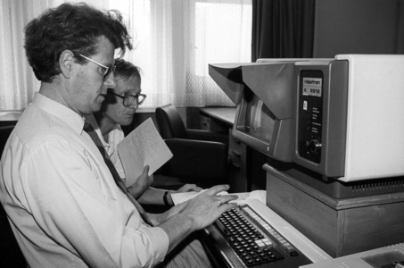 General German News Service - ADN - in East Berlin, GDR - Here: Editorial offices ..., 1990 (photo)