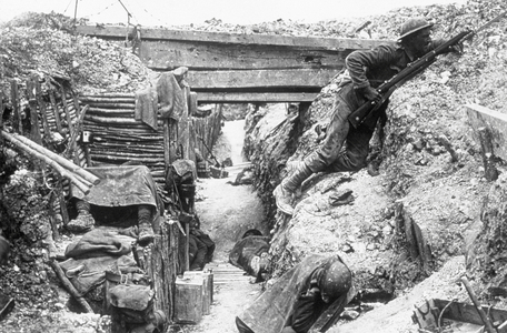 Battle of the Somme (1916). British trenches.