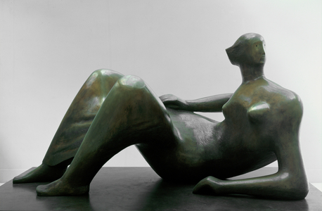 Reclining female nude. Bronze (bronze)