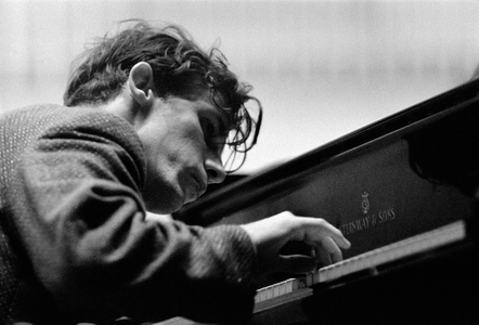 Pianist Glenn Gould performing with the Berlin Philharmonic Orchestra under Herbert von Karajan ..., 1957 (photo)