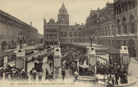 London, EC, Liverpool Street Station (b/w photo)