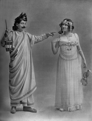 French comedian Mr Noblet as Virgile and Miss Medal as Omphale in play "Sans Rimes ni raison", photo from french paper "Le Theatre" august 1898