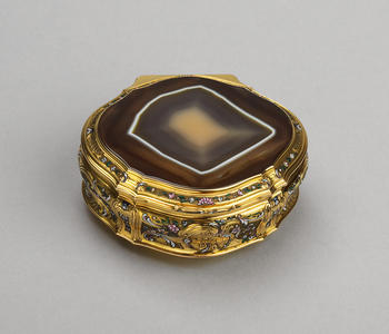 Snuff box, Paris, 1738-39 (gold, enamel & agate)