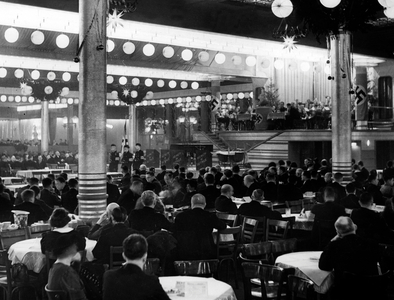 Staff meeting of the Scherl publishing house in Berlin, 1936 (b/w photo)