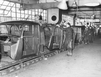 Completion of Opel Blitz cabins in the Opel factory in Brandenburg near Berlin, 1939 (b/w photo)