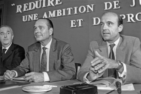 Conference About Tax : Edouard Balladur, Jacques Chirac and Alain Juppe September 11, 1990 (b/w photo)